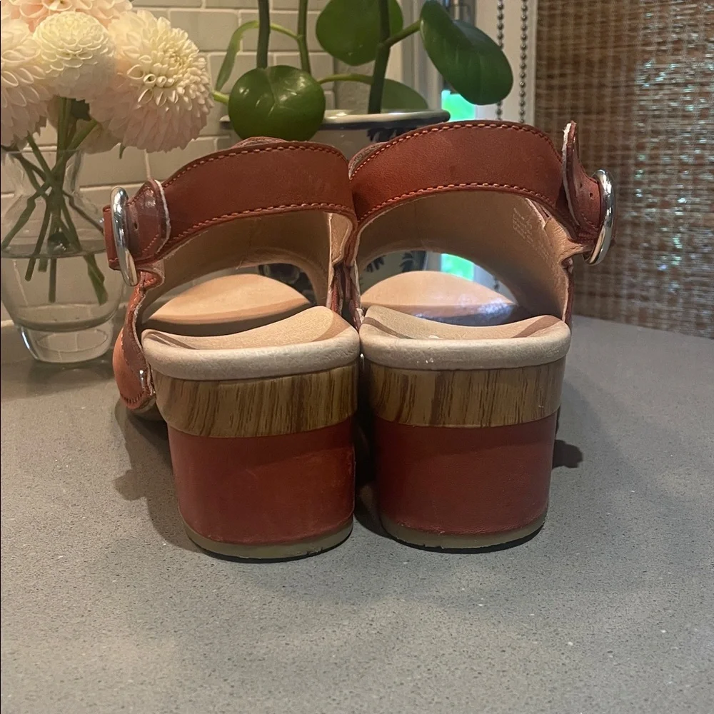 Dansko Madalyn Heeled Women's Slingback Sandals - size 41 or 10.5-11 - Picture 3 of 7